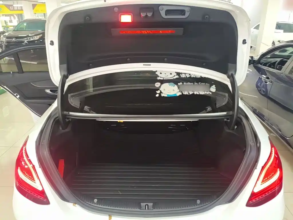 Mercedes-Benz C-Class — миниатюра 19