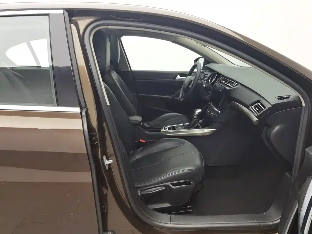 Peugeot 408 — миниатюра 23