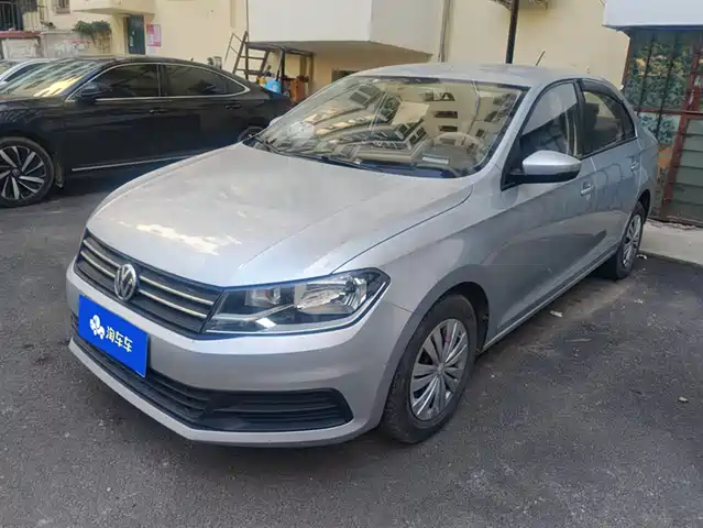 VOLKSWAGEN SANTANA 2017