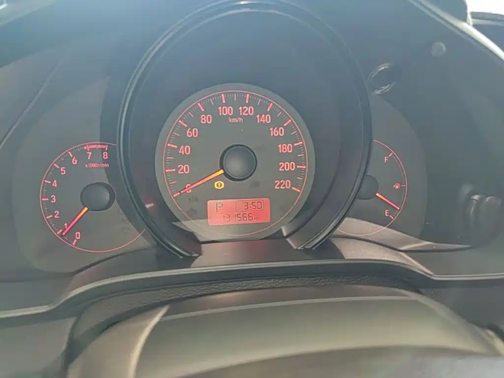 Honda Fit — миниатюра 12
