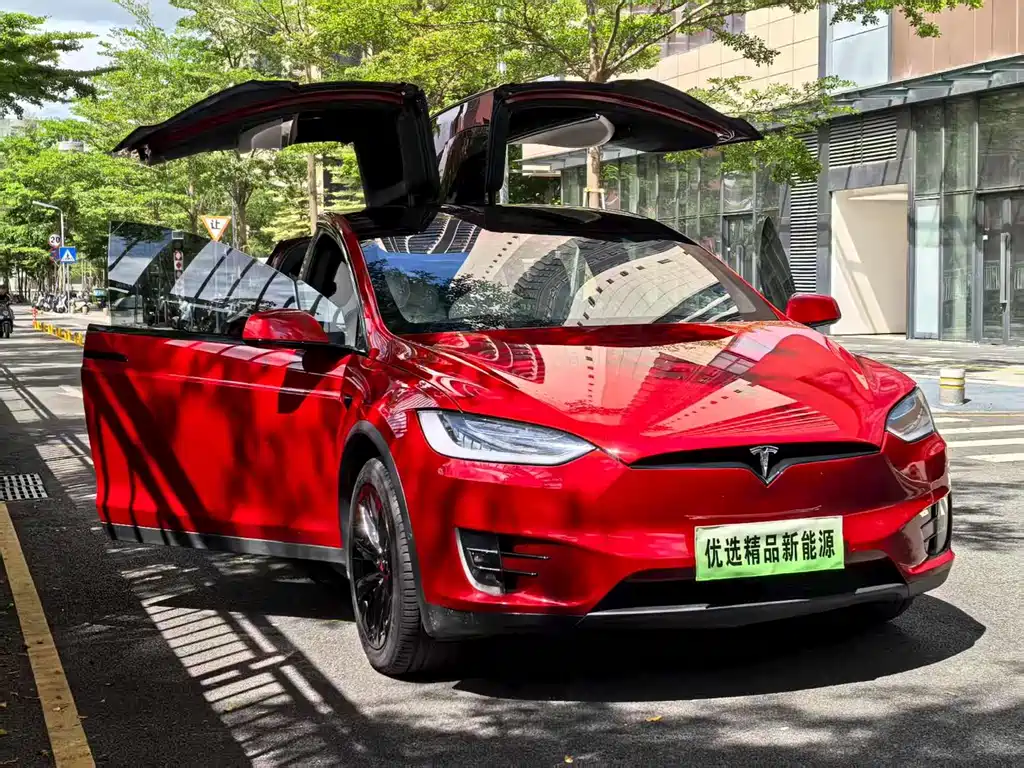 TESLA MODEL X