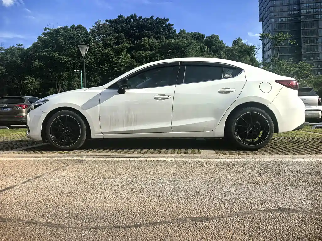 Mazda 3 Axela — миниатюра 8