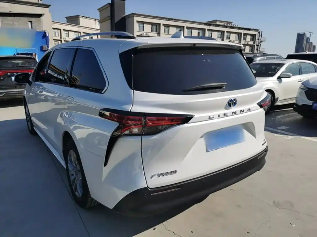 Toyota Sienna — миниатюра 5