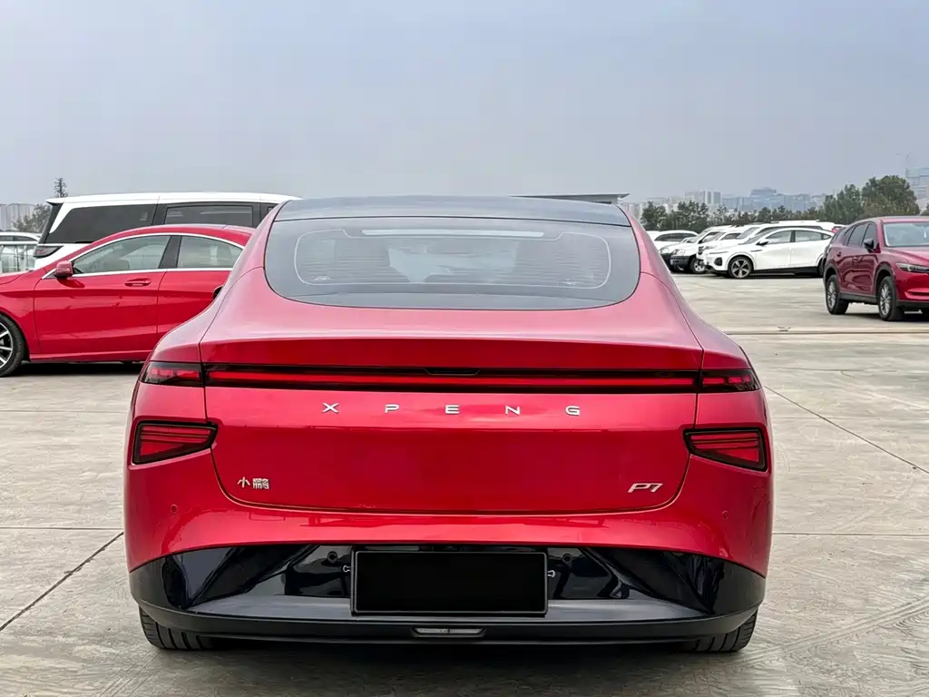 XPeng P7 — миниатюра 10
