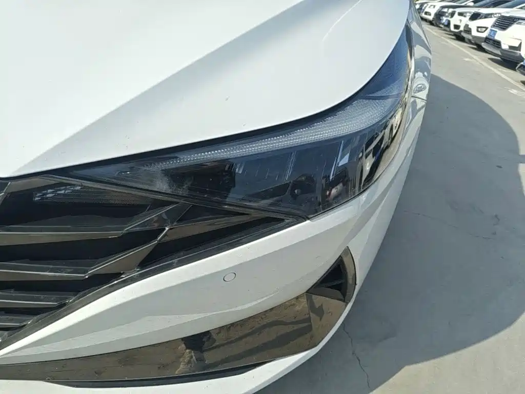Hyundai Elantra — миниатюра 24