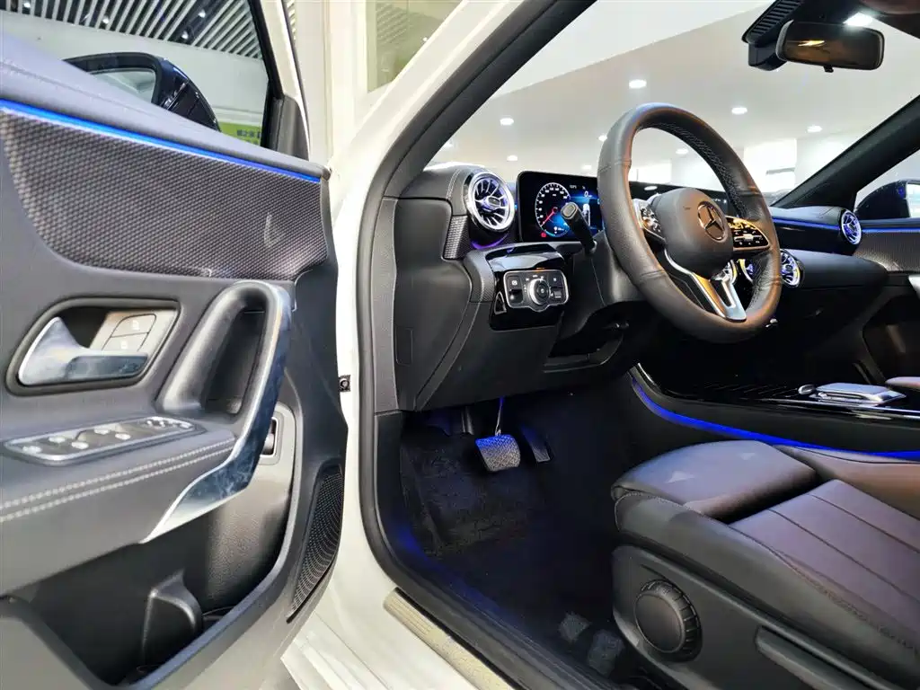 MERCEDES-BENZ A CLASS