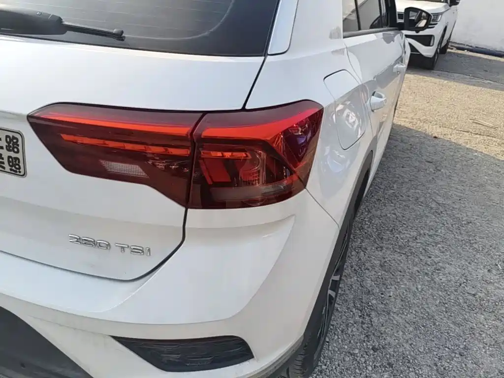 Volkswagen T-Roc — миниатюра 8