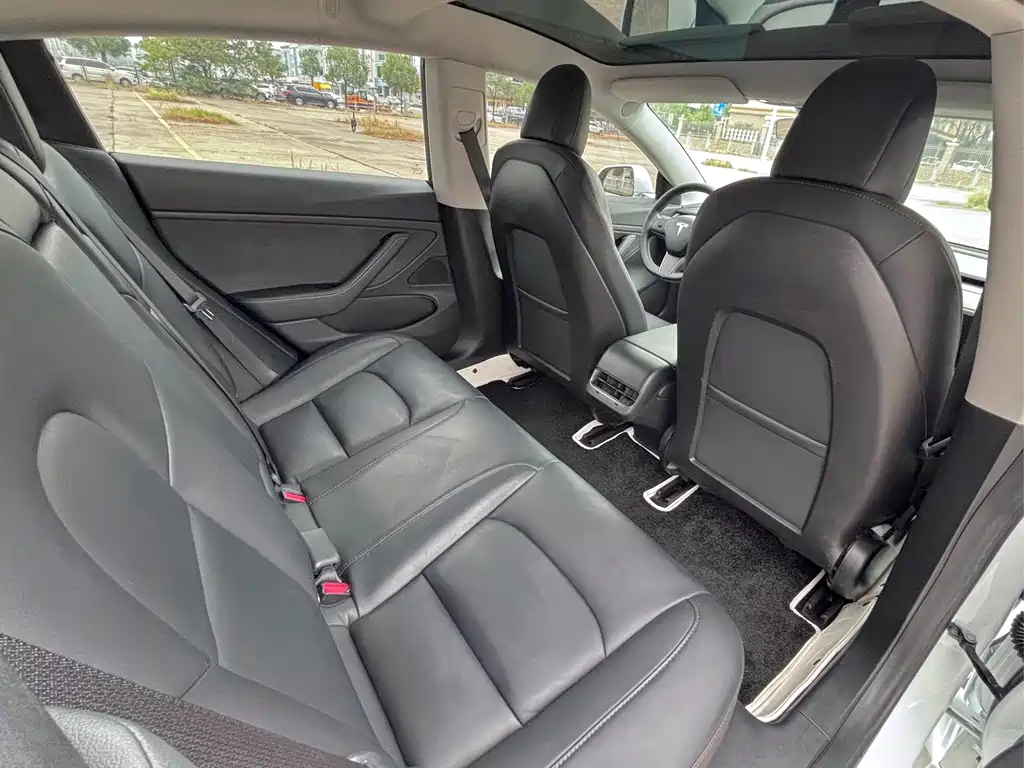 Tesla Model 3 — миниатюра 14