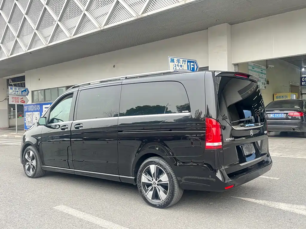 MERCEDES-BENZ V CLASS