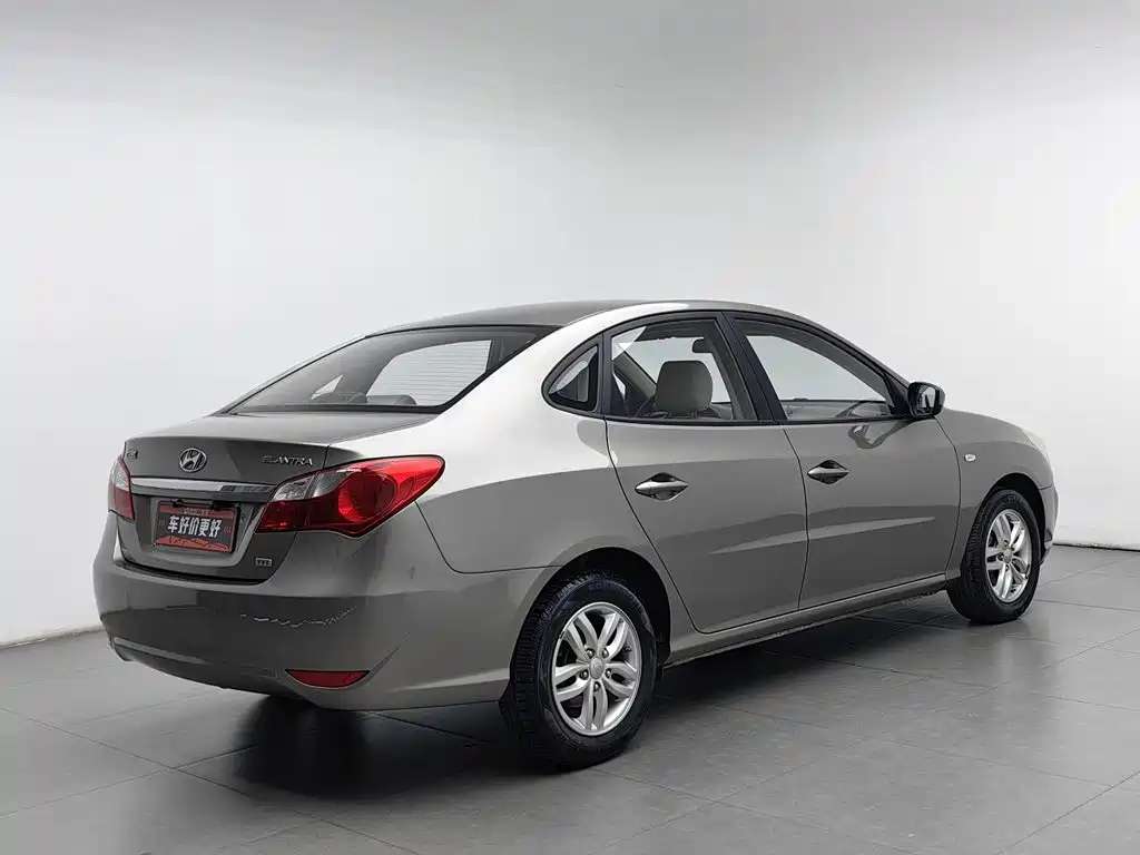 Hyundai Elantra — миниатюра 2