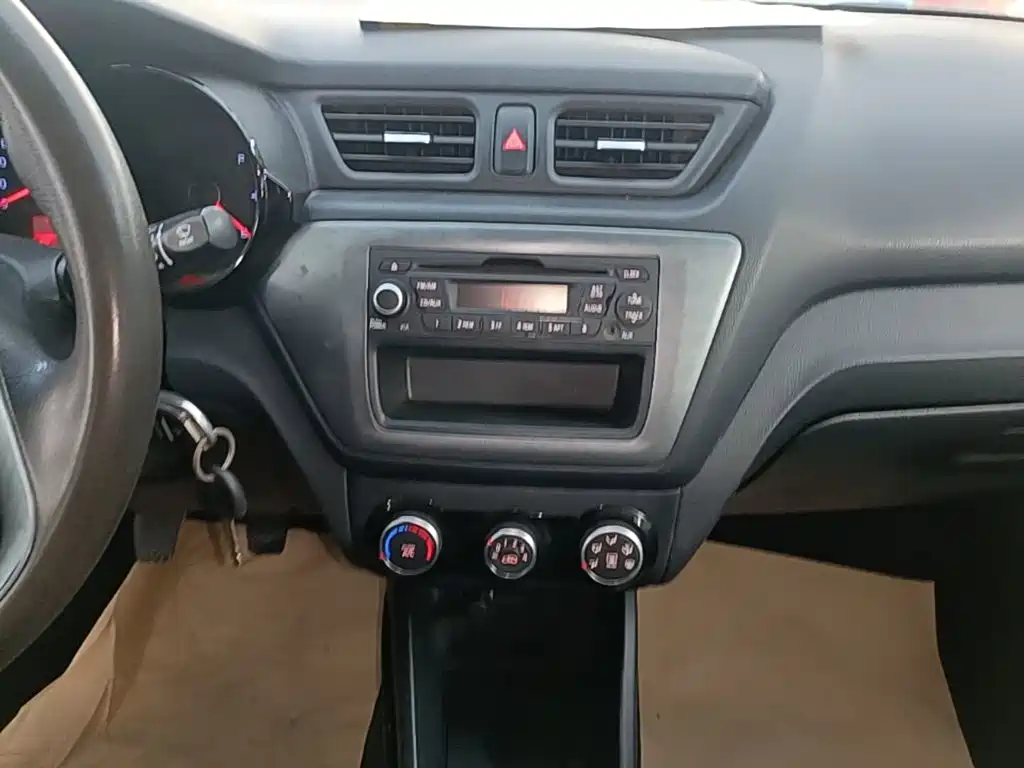 Kia K2 — миниатюра 13