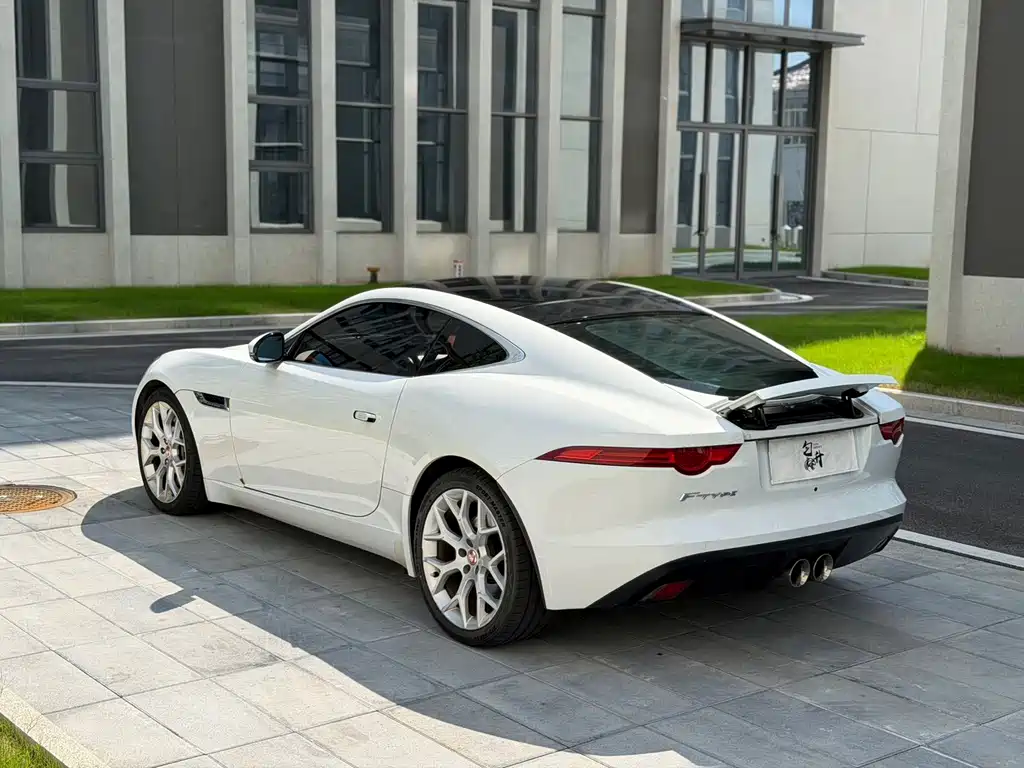 Jaguar F-TYPE — миниатюра 7