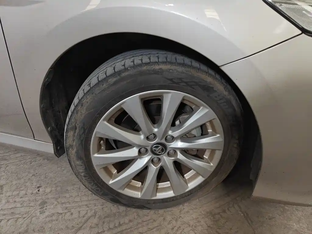 Toyota Camry — миниатюра 24