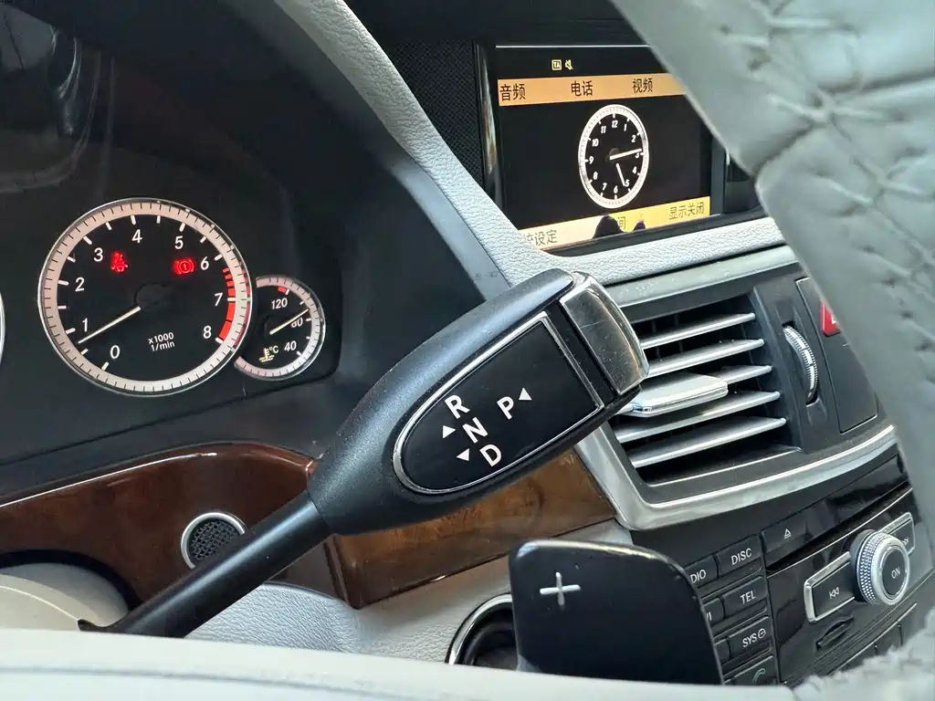 Mercedes-Benz E-Class — миниатюра 14