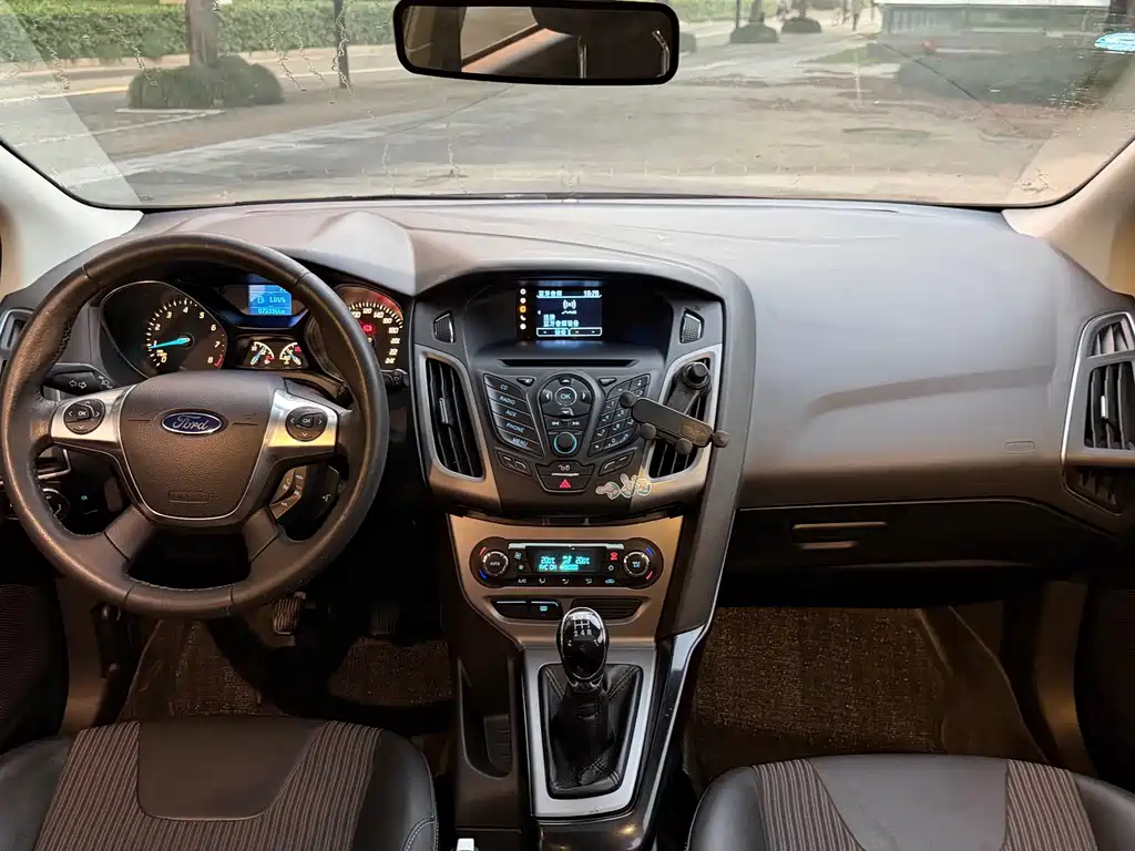 Ford Focus — миниатюра 9