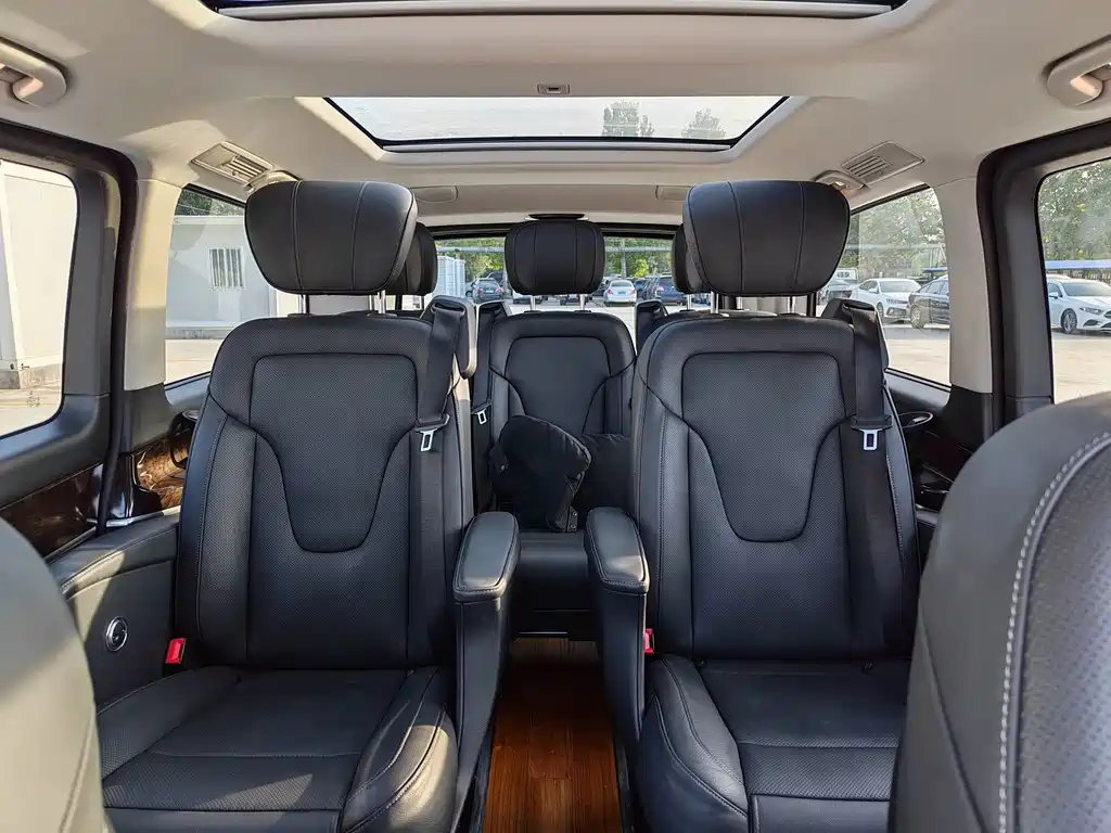 Mercedes-Benz V-Class — миниатюра 11