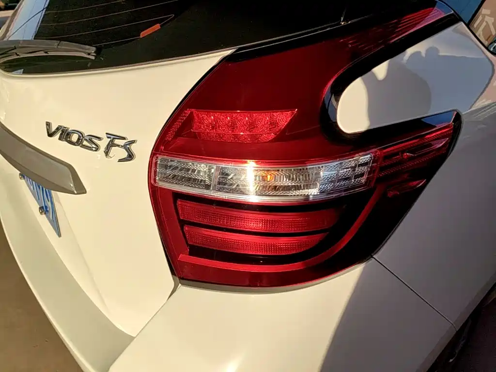 Toyota Vios FS — миниатюра 8