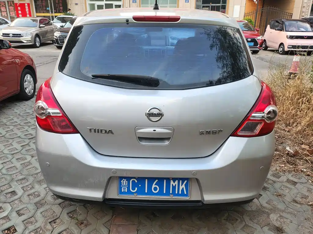 Nissan Tiida — миниатюра 5