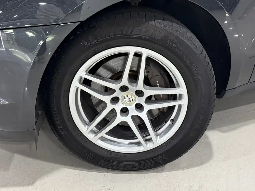 Porsche Macan — миниатюра 18
