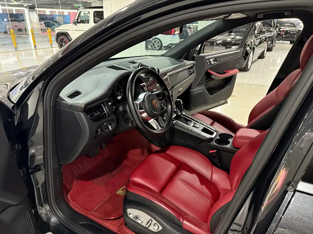Porsche Macan — миниатюра 12