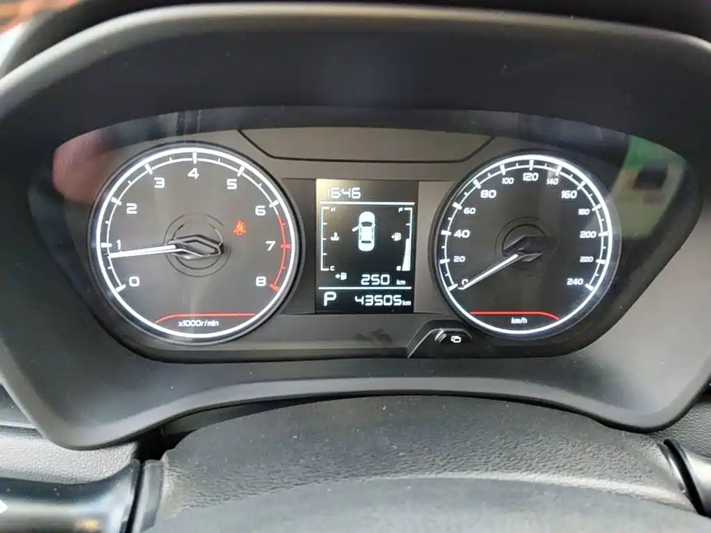 Geely Vision X3 — миниатюра 12