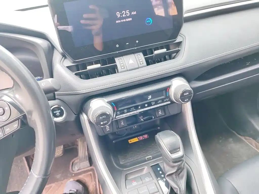 Toyota RAV4 — миниатюра 13