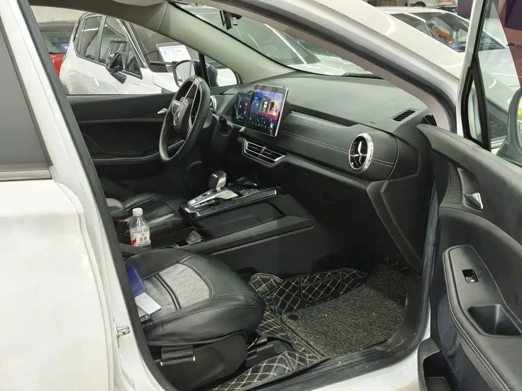BYD Yuan EV — миниатюра 4