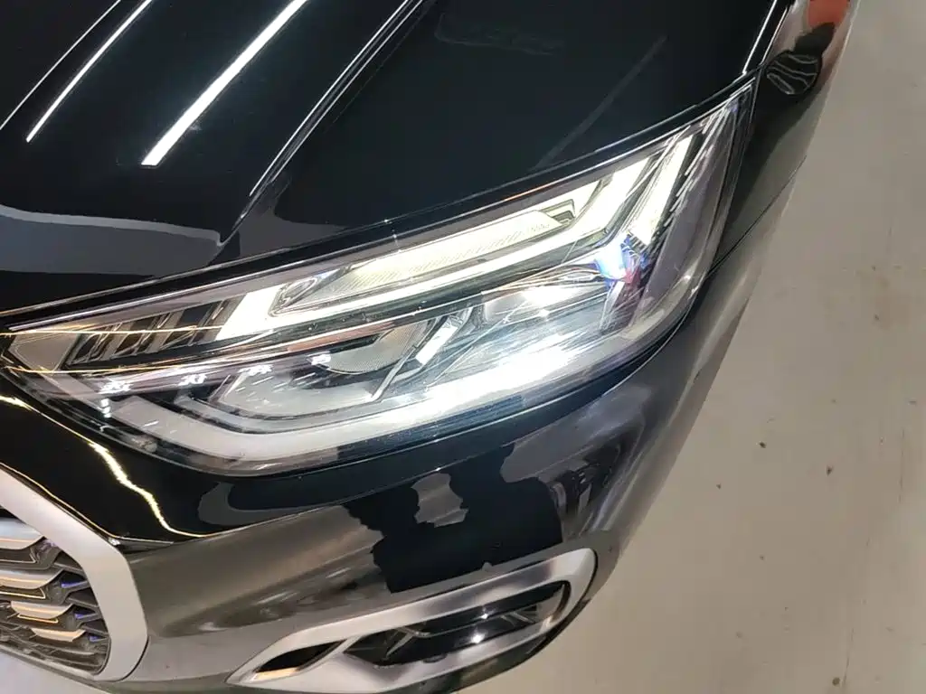 Audi Q5L Sportback — миниатюра 24