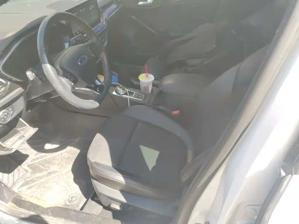 Ford Focus — миниатюра 8