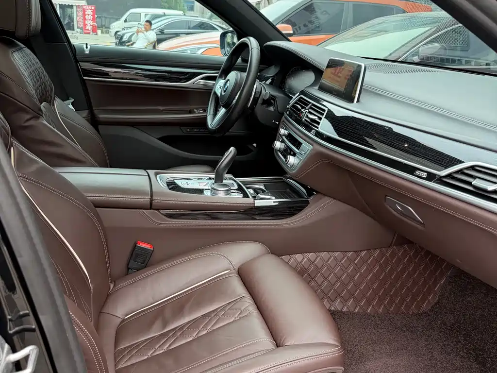 BMW 7 Series 7 2021 730Li M Sport