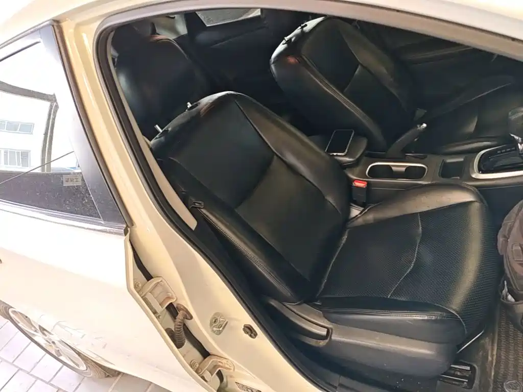 Nissan Tiida — миниатюра 25