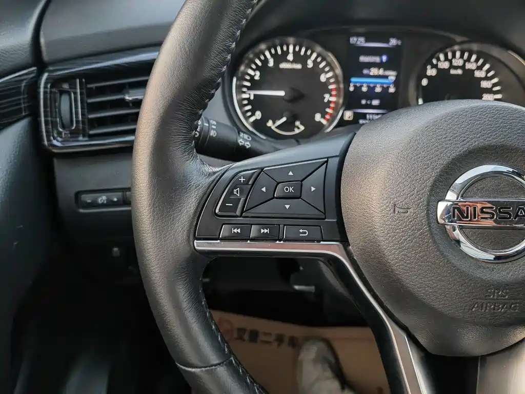 Nissan X-Trail — миниатюра 6