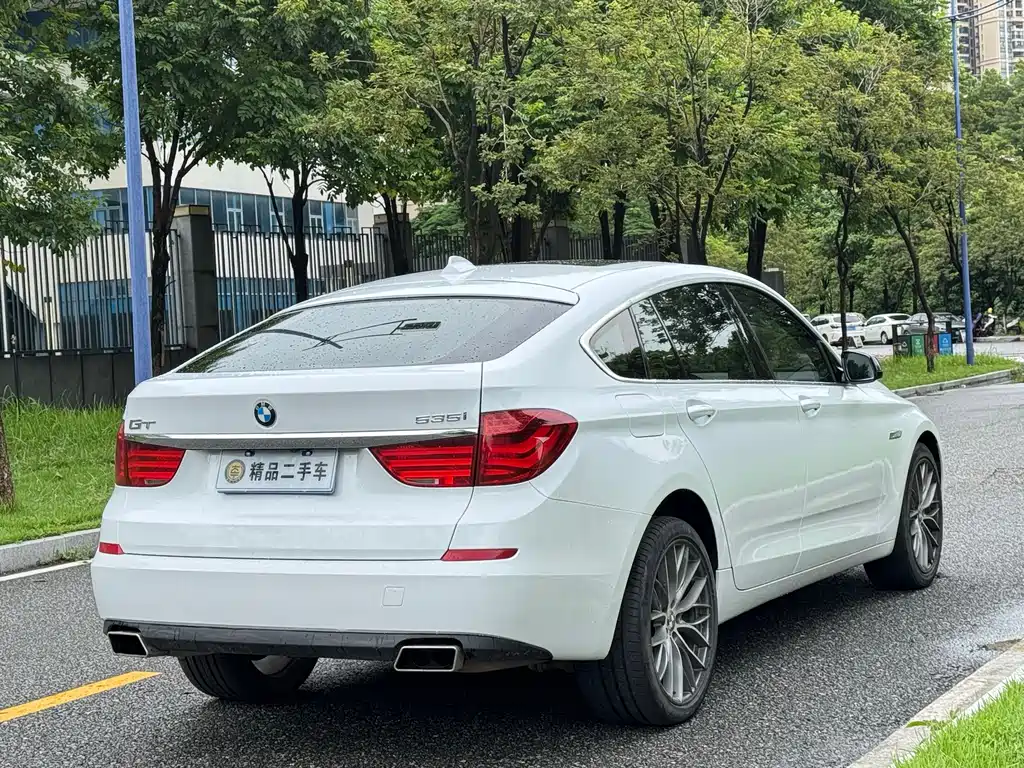 BMW 5 Series GT 5 GT 2010 535i Luxury