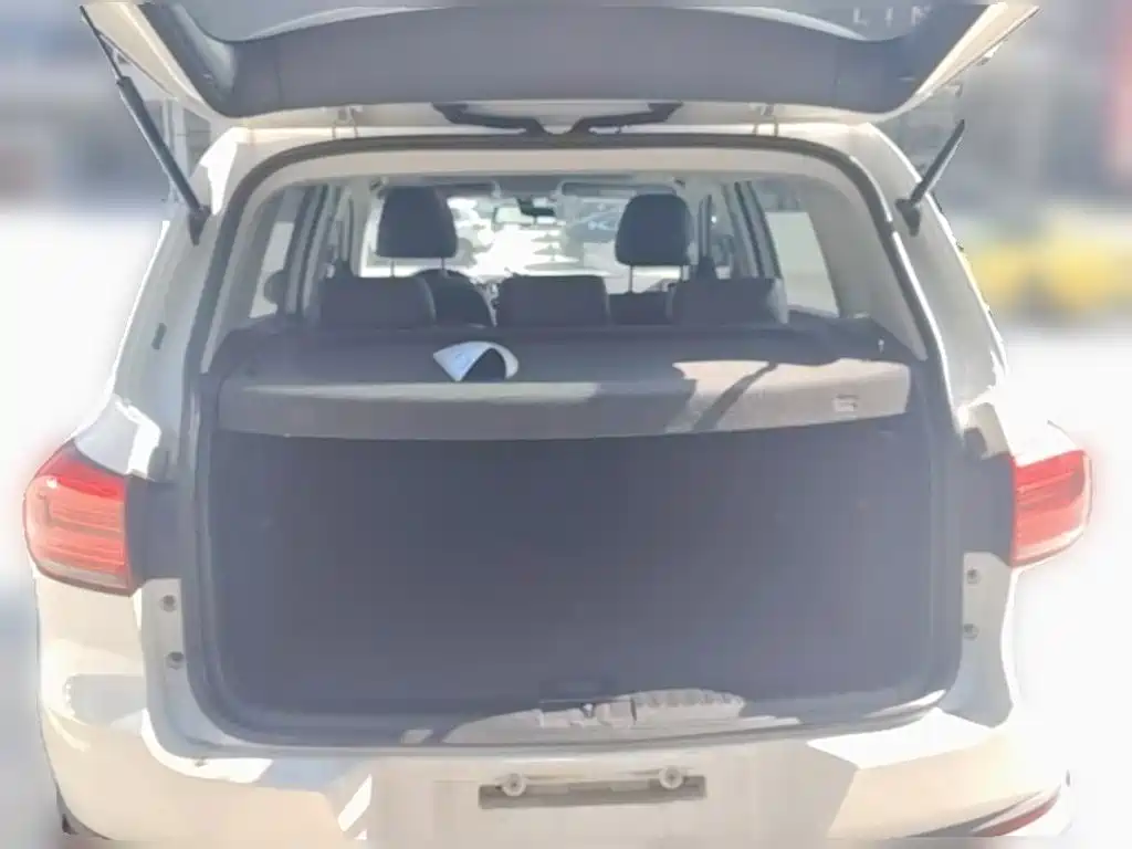 Volkswagen Tiguan — миниатюра 10