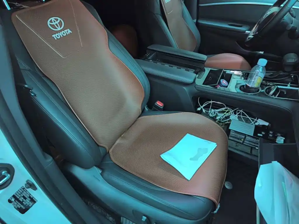 Toyota Sienna — миниатюра 25