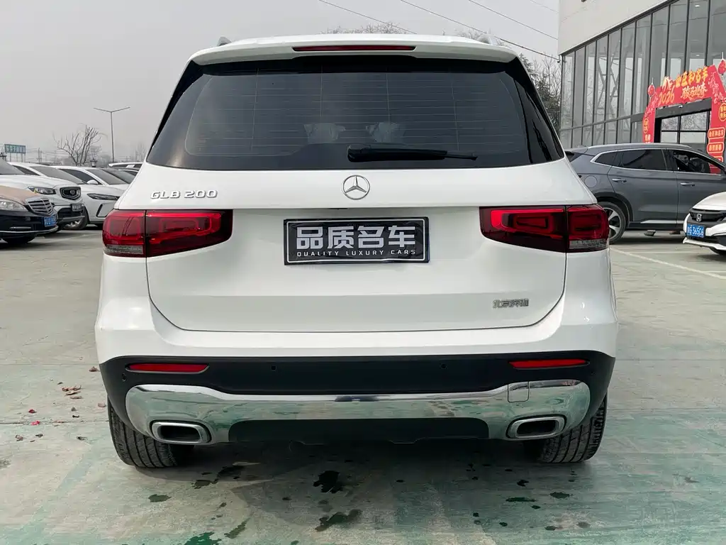 MERCEDES-BENZ GLB