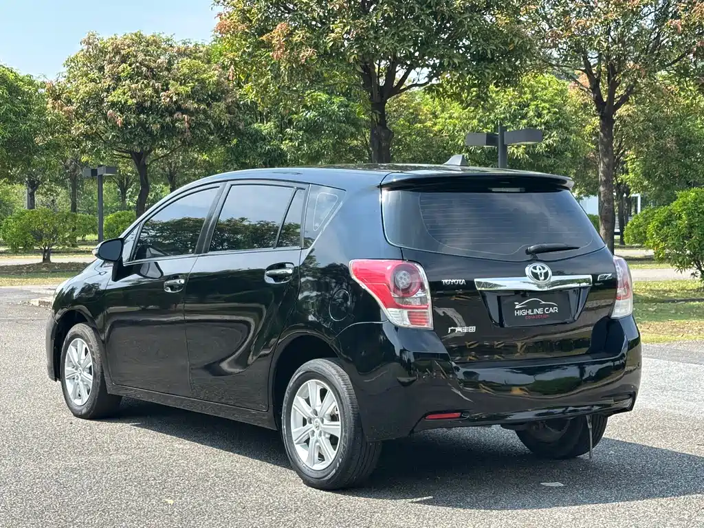 Toyota Verso — миниатюра 14