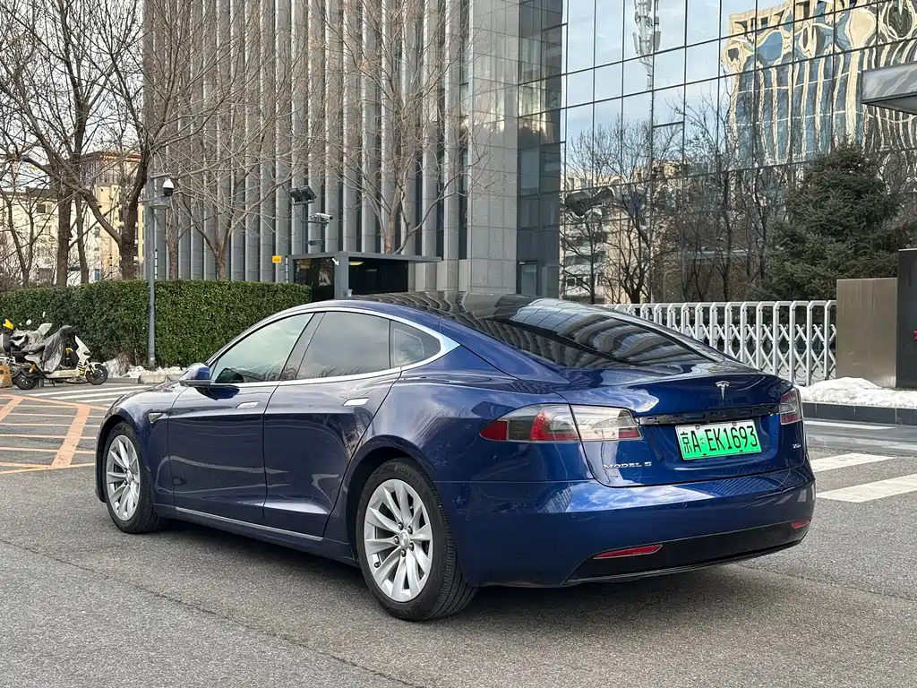 TESLA MODEL S