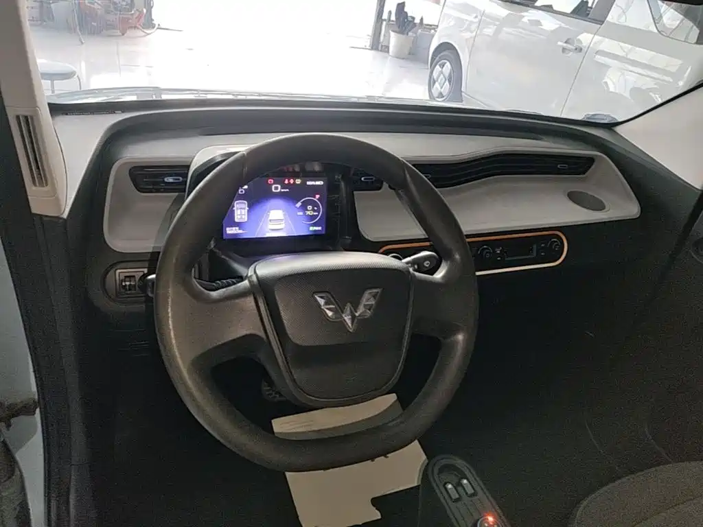 Wuling MINIEV — миниатюра 10