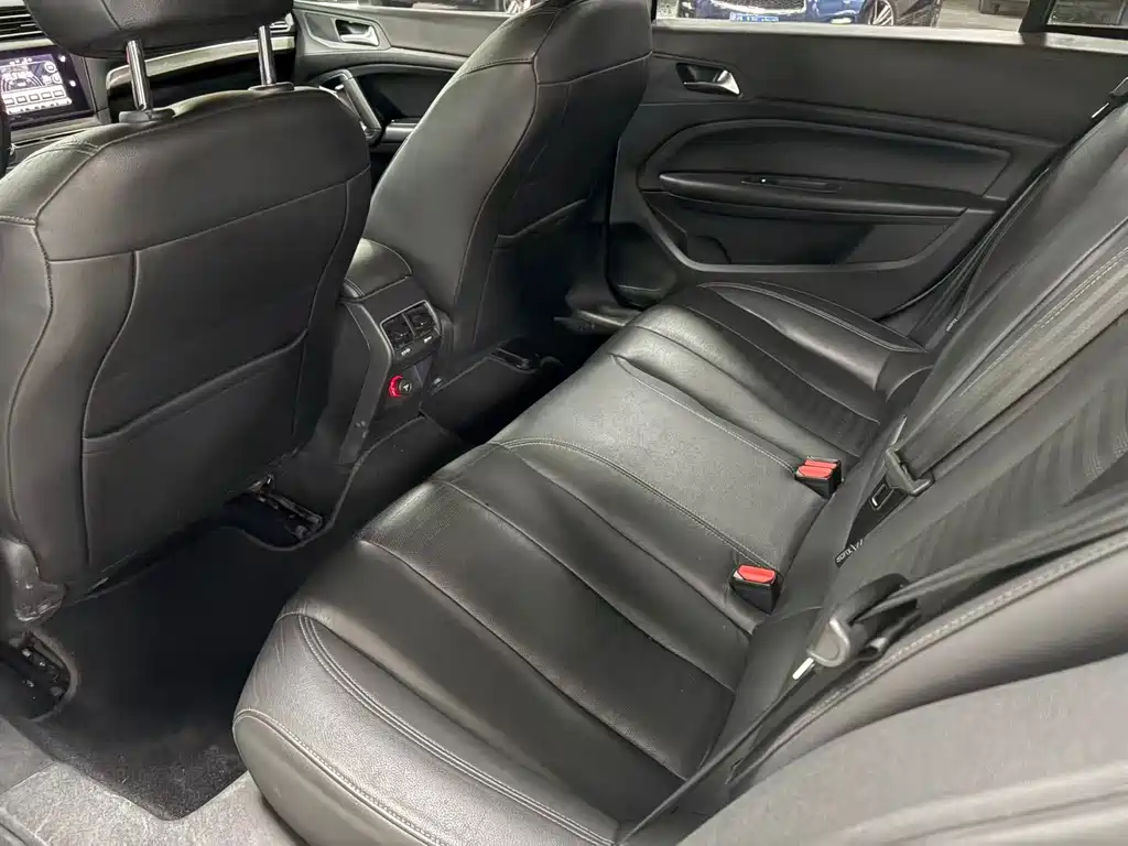 Peugeot 408 — миниатюра 20