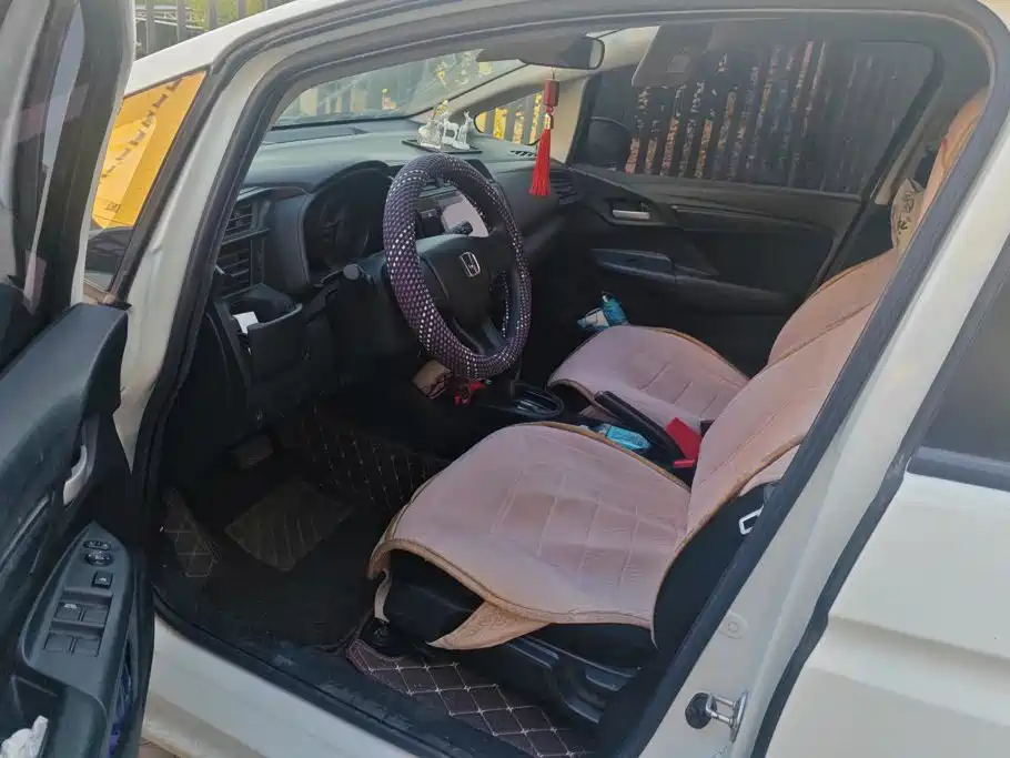 Honda Fit — миниатюра 9