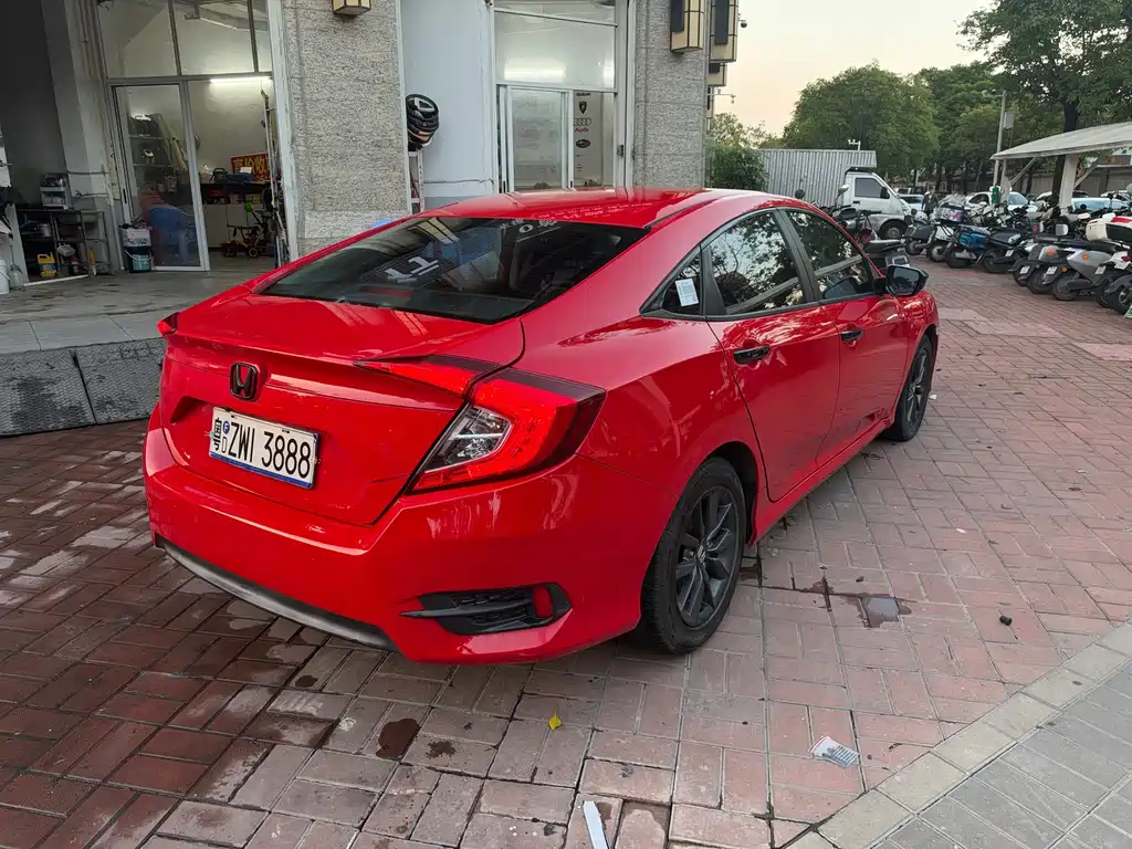 Honda Civic — миниатюра 10