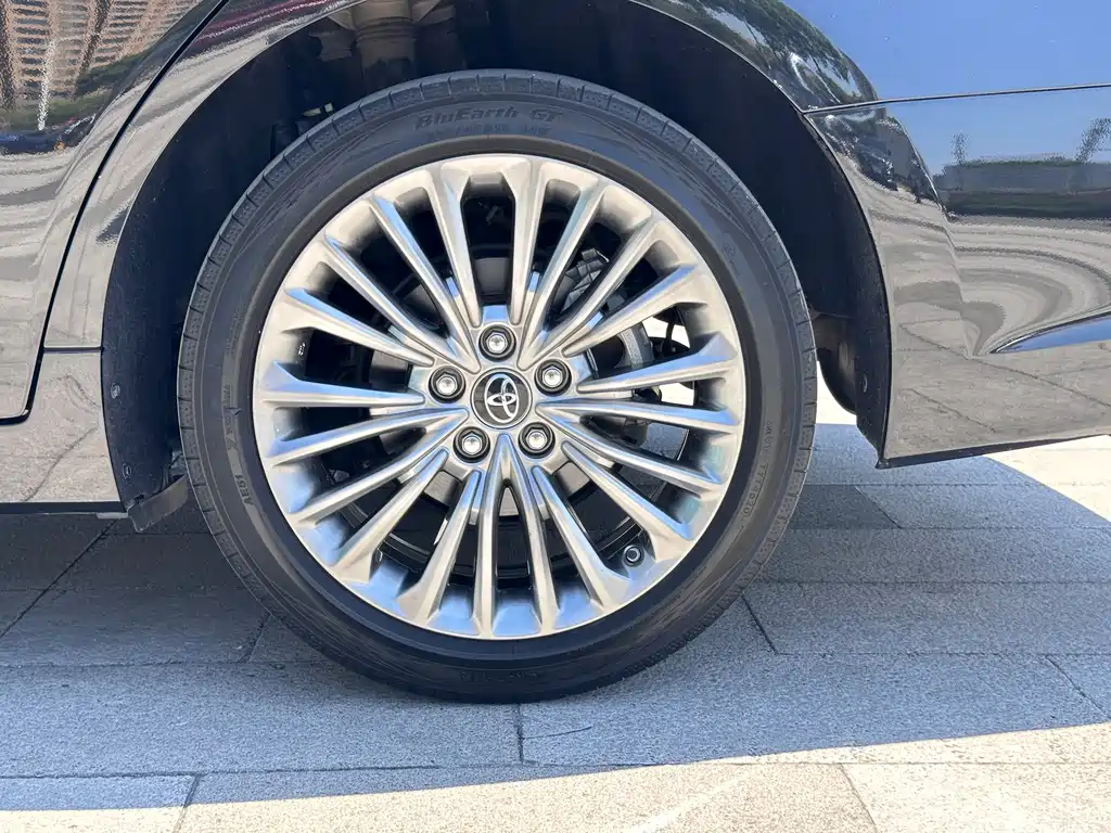 Toyota Avalon — миниатюра 18