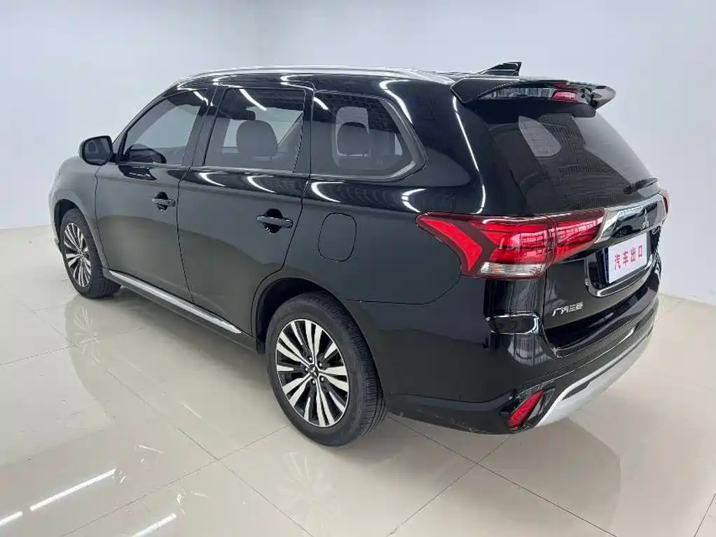 Mitsubishi Outlander 2021 2.0L Enjoy 5 мест