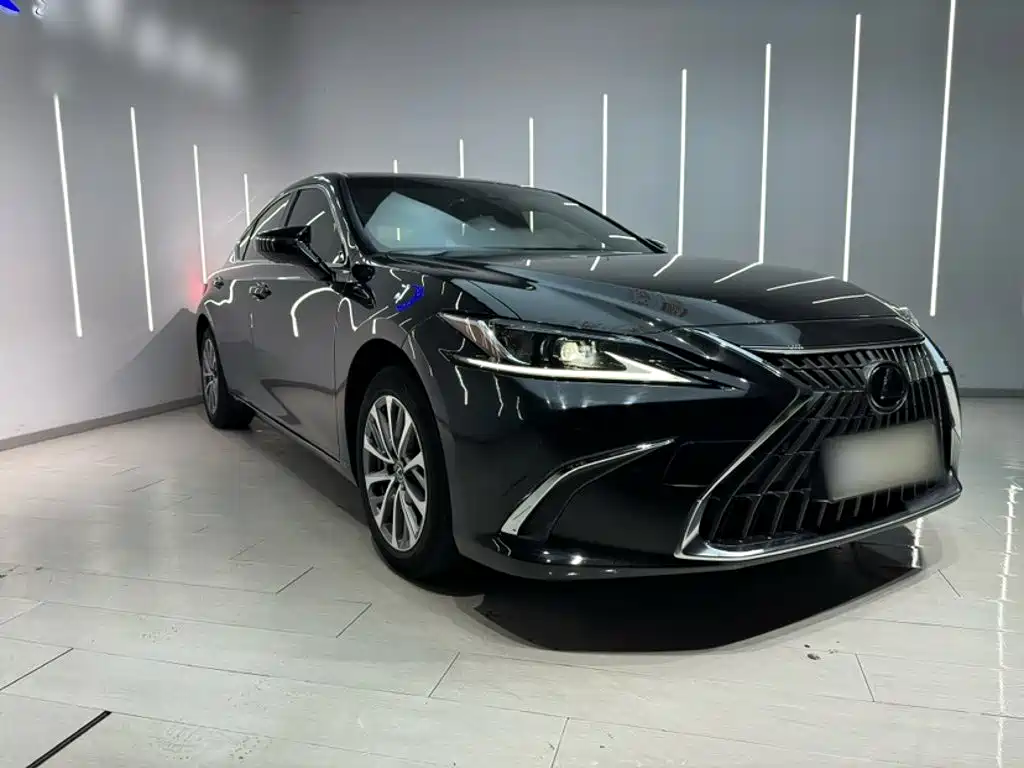 Lexus ES — миниатюра 8