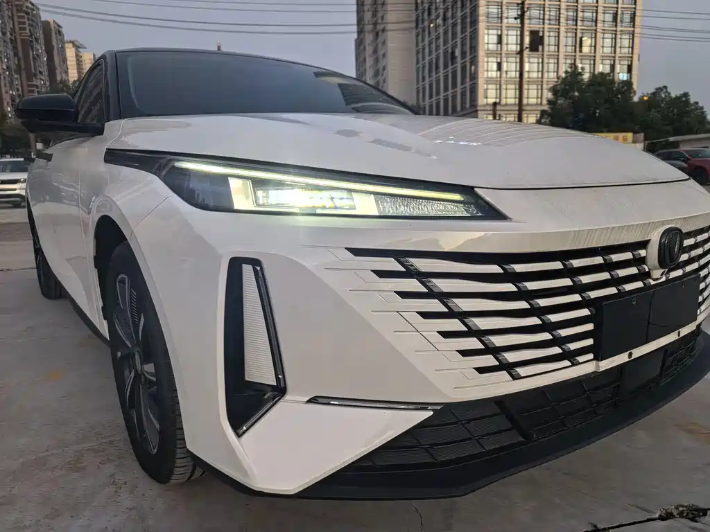 Changan Eado — миниатюра 3