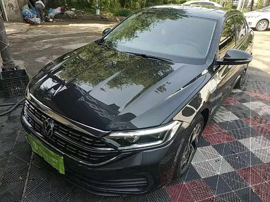 Купить Volkswagen Sagitar