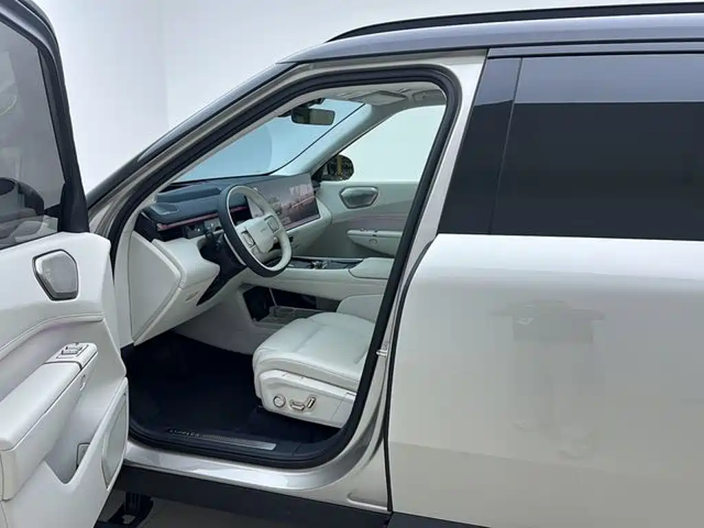 Lynk & Co 900 — миниатюра 19