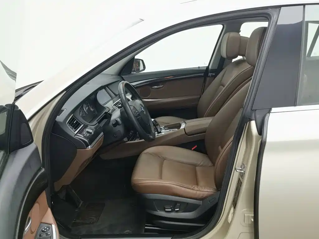 BMW 5 Series GT — миниатюра 10