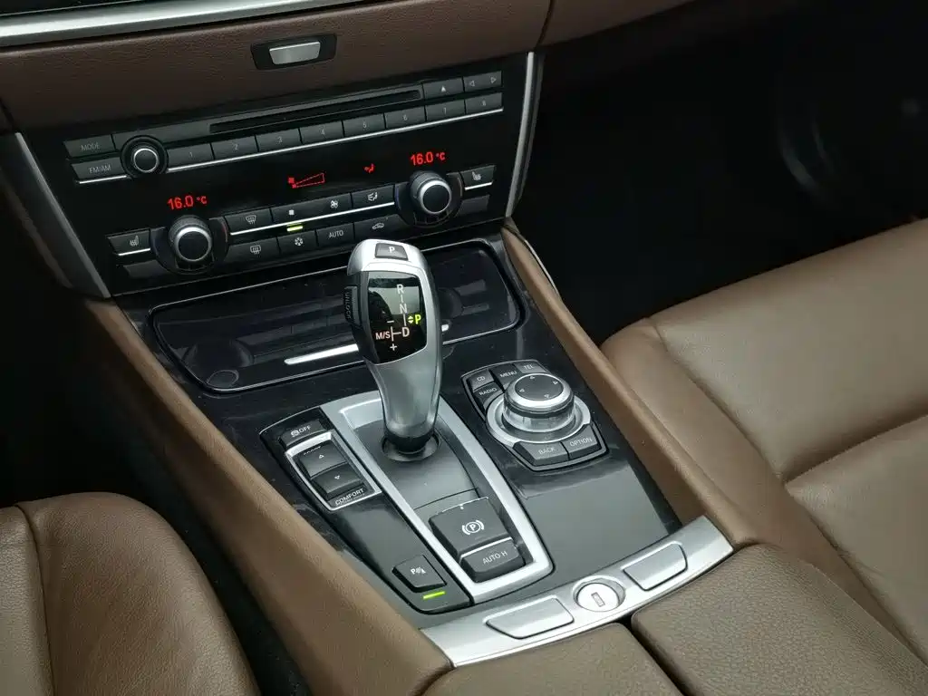 BMW 5 Series GT — миниатюра 13